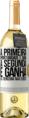 29,95 € Envio grátis | Vinho branco Edição WHITE A primeira oportunidade é dada, a segunda é ganha e a terceira não existe Etiqueta Branca. Etiqueta personalizável Vinho jovem Colheita 2023 Verdejo