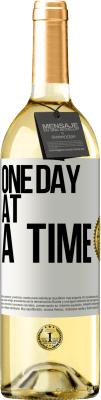 29,95 € Free Shipping | White Wine WHITE Edition One day at a time White Label. Customizable label Young wine Harvest 2025 Verdejo