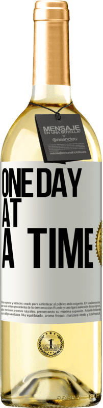 29,95 € Free Shipping | White Wine WHITE Edition One day at a time White Label. Customizable label Young wine Harvest 2024 Verdejo