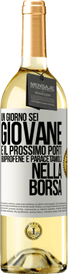 29,95 € Spedizione Gratuita | Vino bianco Edizione WHITE Un giorno sei giovane e il prossimo porti ibuprofene e paracetamolo nella borsa Etichetta Bianca. Etichetta personalizzabile Vino giovane Raccogliere 2023 Verdejo