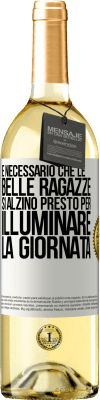 29,95 € Spedizione Gratuita | Vino bianco Edizione WHITE È necessario che le belle ragazze si alzino presto per illuminare la giornata Etichetta Bianca. Etichetta personalizzabile Vino giovane Raccogliere 2024 Verdejo