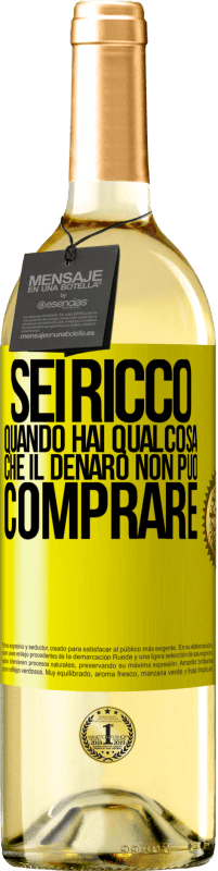 29,95 € Spedizione Gratuita | Vino bianco Edizione WHITE Sei ricco quando hai qualcosa che il denaro non può comprare Etichetta Gialla. Etichetta personalizzabile Vino giovane Raccogliere 2024 Verdejo