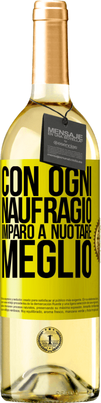 29,95 € Spedizione Gratuita | Vino bianco Edizione WHITE Con ogni naufragio imparo a nuotare meglio Etichetta Gialla. Etichetta personalizzabile Vino giovane Raccogliere 2024 Verdejo