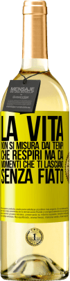 29,95 € Spedizione Gratuita | Vino bianco Edizione WHITE La vita non si misura dai tempi che respiri ma dai momenti che ti lasciano senza fiato Etichetta Gialla. Etichetta personalizzabile Vino giovane Raccogliere 2023 Verdejo