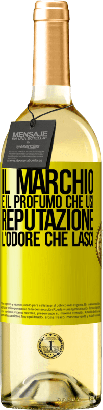 29,95 € Spedizione Gratuita | Vino bianco Edizione WHITE Il marchio è il profumo che usi. Reputazione, l'odore che lasci Etichetta Gialla. Etichetta personalizzabile Vino giovane Raccogliere 2024 Verdejo