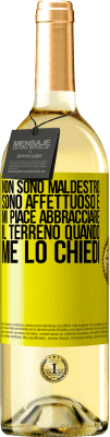 29,95 € Spedizione Gratuita | Vino bianco Edizione WHITE Non sono maldestro, sono affettuoso e mi piace abbracciare il terreno quando me lo chiedi Etichetta Gialla. Etichetta personalizzabile Vino giovane Raccogliere 2025 Verdejo