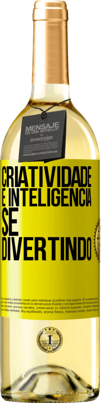 29,95 € Envio grátis | Vinho branco Edição WHITE Criatividade é inteligência se divertindo Etiqueta Amarela. Etiqueta personalizável Vinho jovem Colheita 2024 Verdejo