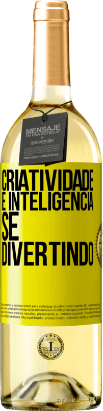 29,95 € Envio grátis | Vinho branco Edição WHITE Criatividade é inteligência se divertindo Etiqueta Amarela. Etiqueta personalizável Vinho jovem Colheita 2025 Verdejo