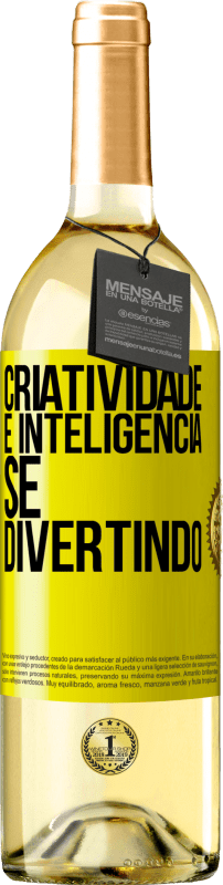 29,95 € Envio grátis | Vinho branco Edição WHITE Criatividade é inteligência se divertindo Etiqueta Amarela. Etiqueta personalizável Vinho jovem Colheita 2024 Verdejo