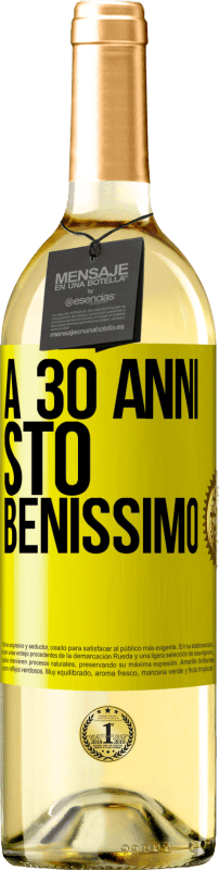 29,95 € Spedizione Gratuita | Vino bianco Edizione WHITE A 30 anni, sto benissimo Etichetta Gialla. Etichetta personalizzabile Vino giovane Raccogliere 2024 Verdejo