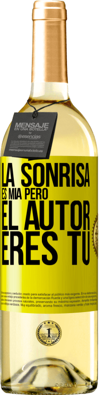 29,95 € Envío gratis | Vino Blanco Edición WHITE La sonrisa es mía, pero el autor eres tú Etiqueta Amarilla. Etiqueta personalizable Vino joven Cosecha 2024 Verdejo