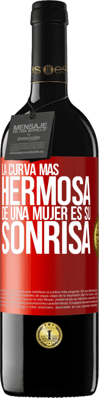 39,95 € Envío gratis | Vino Tinto Edición RED MBE Reserva La curva más hermosa de una mujer es su sonrisa Etiqueta Roja. Etiqueta personalizable Reserva 12 Meses Cosecha 2015 Tempranillo