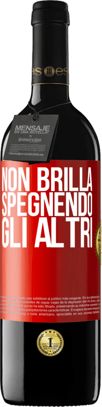 39,95 € Spedizione Gratuita | Vino rosso Edizione RED MBE Riserva Non brilla spegnendo gli altri Etichetta Rossa. Etichetta personalizzabile Riserva 12 Mesi Raccogliere 2015 Tempranillo