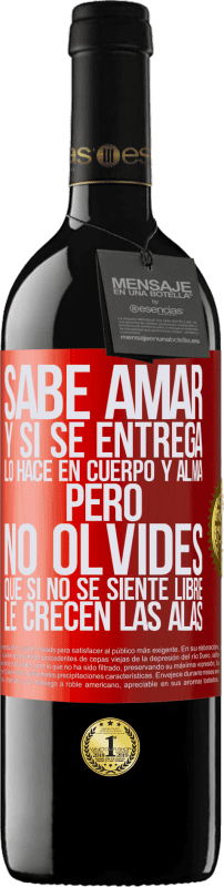 39,95 € Envío gratis | Vino Tinto Edición RED MBE Reserva Sabe amar, y si se entrega, lo hace en cuerpo y alma. Pero, no olvides, que si no se siente libre, le crecen las alas Etiqueta Roja. Etiqueta personalizable Reserva 12 Meses Cosecha 2016 Tempranillo