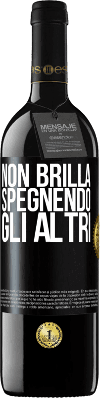 39,95 € Spedizione Gratuita | Vino rosso Edizione RED MBE Riserva Non brilla spegnendo gli altri Etichetta Nera. Etichetta personalizzabile Riserva 12 Mesi Raccogliere 2015 Tempranillo