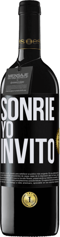 39,95 € Envío gratis | Vino Tinto Edición RED MBE Reserva Sonríe, yo invito Etiqueta Negra. Etiqueta personalizable Reserva 12 Meses Cosecha 2014 Tempranillo