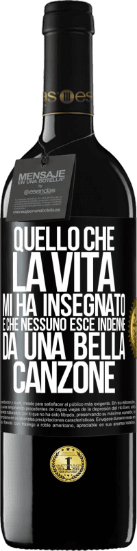 39,95 € Spedizione Gratuita | Vino rosso Edizione RED MBE Riserva Quello che la vita mi ha insegnato è che nessuno esce indenne da una bella canzone Etichetta Nera. Etichetta personalizzabile Riserva 12 Mesi Raccogliere 2016 Tempranillo