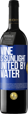 39,95 € Бесплатная доставка | Красное вино Издание RED MBE Бронировать Вино - это солнечный свет, объединенный водой Синяя метка. Настраиваемая этикетка Бронировать 12 Месяцы Урожай 2014 Tempranillo