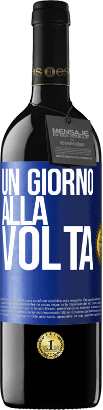 39,95 € Spedizione Gratuita | Vino rosso Edizione RED MBE Riserva Un giorno alla volta Etichetta Blu. Etichetta personalizzabile Riserva 12 Mesi Raccogliere 2015 Tempranillo