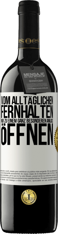 39,95 € Kostenloser Versand | Rotwein RED Ausgabe MBE Reserve Vom alltäglichen fernhalten. Nur zu einem ganz besonderen Anlass öffnen Weißes Etikett. Anpassbares Etikett Reserve 12 Monate Ernte 2015 Tempranillo