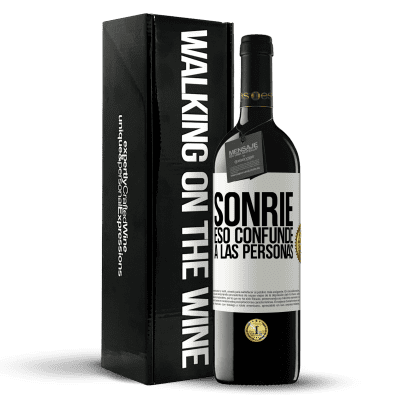 «Sonríe, eso confunde a las personas» Edición RED MBE Reserva