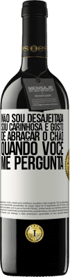 39,95 € Envio grátis | Vinho tinto Edição RED MBE Reserva Não sou desajeitada, sou carinhosa e gosto de abraçar o chão quando você me pergunta Etiqueta Branca. Etiqueta personalizável Reserva 12 Meses Colheita 2014 Tempranillo