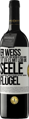 39,95 € Kostenloser Versand | Rotwein RED Ausgabe MBE Reserve Er weiß, wie man liebt und wenn er sich hingibt, tut er es mit Leib und Seele. Aber vergiss nicht, wenn er sich nicht frei fühlt Weißes Etikett. Anpassbares Etikett Reserve 12 Monate Ernte 2015 Tempranillo