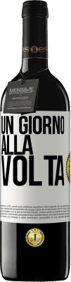 39,95 € Spedizione Gratuita | Vino rosso Edizione RED MBE Riserva Un giorno alla volta Etichetta Bianca. Etichetta personalizzabile Riserva 12 Mesi Raccogliere 2015 Tempranillo