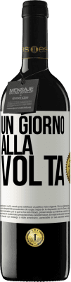 39,95 € Spedizione Gratuita | Vino rosso Edizione RED MBE Riserva Un giorno alla volta Etichetta Bianca. Etichetta personalizzabile Riserva 12 Mesi Raccogliere 2016 Tempranillo