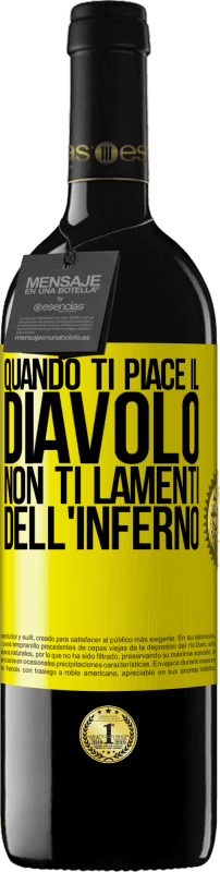 39,95 € Spedizione Gratuita | Vino rosso Edizione RED MBE Riserva Quando ti piace il diavolo non ti lamenti dell'inferno Etichetta Gialla. Etichetta personalizzabile Riserva 12 Mesi Raccogliere 2015 Tempranillo