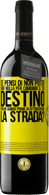 39,95 € Spedizione Gratuita | Vino rosso Edizione RED MBE Riserva Se pensi di non poter fare nulla per cambiare il tuo destino, perché guardi prima di attraversare la strada? Etichetta Gialla. Etichetta personalizzabile Riserva 12 Mesi Raccogliere 2014 Tempranillo