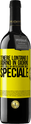 39,95 € Spedizione Gratuita | Vino rosso Edizione RED MBE Riserva Tenere lontano di giorno in giorno. Aperto solo in un'occasione molto speciale Etichetta Gialla. Etichetta personalizzabile Riserva 12 Mesi Raccogliere 2014 Tempranillo