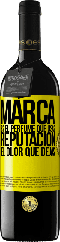 39,95 € Envío gratis | Vino Tinto Edición RED MBE Reserva Marca es el perfume que usas. Reputación, el olor que dejas Etiqueta Amarilla. Etiqueta personalizable Reserva 12 Meses Cosecha 2016 Tempranillo