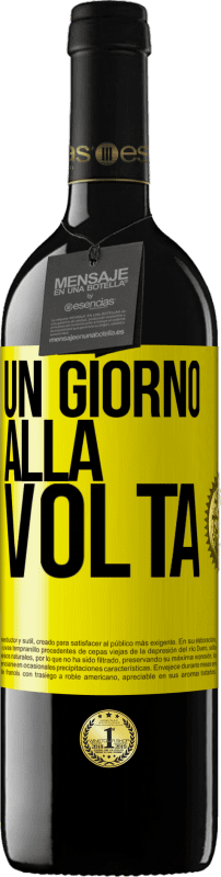 39,95 € Spedizione Gratuita | Vino rosso Edizione RED MBE Riserva Un giorno alla volta Etichetta Gialla. Etichetta personalizzabile Riserva 12 Mesi Raccogliere 2015 Tempranillo