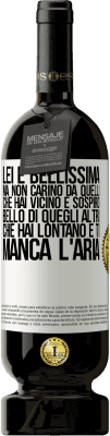 49,95 € Spedizione Gratuita | Vino rosso Edizione Premium MBS® Riserva Lei è bellissima Ma non carino da quelli che hai vicino e sospiro. Bello di quegli altri, che hai lontano e ti manca l'aria Etichetta Bianca. Etichetta personalizzabile Riserva 12 Mesi Raccogliere 2014 Tempranillo