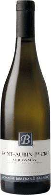 119,95 € 送料無料 | 白ワイン Bertrand Bachelet Sur 1er Premier Cru A.O.C. Saint-Aubin ブルゴーニュ フランス Gamay — ガメイ 75 cl