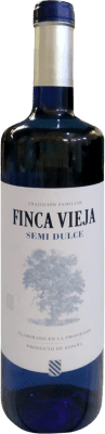 6,95 € Free Shipping | White wine Vinícola de Castilla Finca Vieja Semi-Dry Semi-Sweet D.O. La Mancha Castilla la Mancha Spain Airén Bottle 75 cl