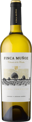 12,95 € Бесплатная доставка | Белое вино Muñoz Martín Colección de la Familia сухой I.G.P. Vino de la Tierra de Castilla Кастилья-Ла-Манча Испания Chardonnay, Sauvignon White бутылка 75 cl