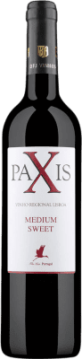 7,95 € 免费送货 | 红葡萄酒 D.F.J. José Neiva Correia Paxis Medium Sweet — 半甜型 I.G. Vinho Regional de Lisboa Lisboa 葡萄牙 Syrah — 西拉, Tinta Roriz, Caladoc — 卡拉多克, Castelão — 卡斯特朗, Alicante Bouschet 75 cl