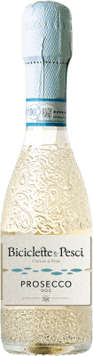 121,95 € Envio grátis | Caixa de 24 unidades Espumante Branco Family Owned Biciclette e Pesci D.O.C. Prosecco Itália Glera Garrafinha 20 cl
