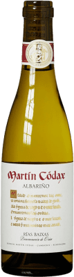 164,95 € Spedizione Gratuita | Scatola da 12 unità Vino bianco Martín Códax D.O. Rías Baixas Spagna Albariño Mezza Bottiglia 37 cl