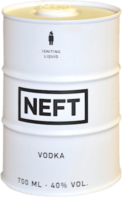 59,95 € 免费送货 | 伏特加 Neft 俄罗斯联邦 瓶子 70 cl