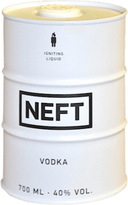 59,95 € Envío gratis | Vodka Neft Rusia 70 cl