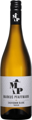 12,95 € 免费送货 | 白葡萄酒 Markus Pfaffmann Trocken — 干型 Q.b.A. Pfälz 普法尔茨 德国 Sauvignon — 苏维浓 75 cl