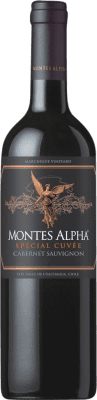 32,95 € Бесплатная доставка | Красное вино Montes Alpha Cuvée, Особый I.G. Valle de Casablanca Чили Cabernet Sauvignon — Каберне Совиньон 75 cl