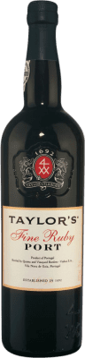 18,95 € Envío gratis | Vino generoso Taylor's Fine Ruby I.G. Porto Oporto Portugal Nebbiolo, Touriga Nacional, Tinta Roriz, Tinta Cão, Tinta Barroca Botella 75 cl