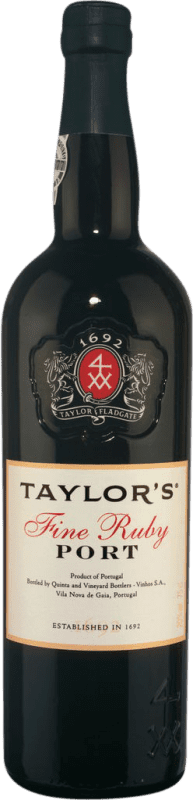 18,95 € Бесплатная доставка | Крепленое вино Taylor's Fine Ruby I.G. Porto порто Португалия Nebbiolo, Touriga Nacional, Tinta Roriz, Tinta Cão, Tinta Barroca бутылка 75 cl