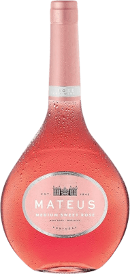 7,95 € Бесплатная доставка | Розовое вино Sogrape Mateus Rosado Полусухое Полусладкое Португалия Syrah, Tinta Roriz, Baga бутылка 75 cl