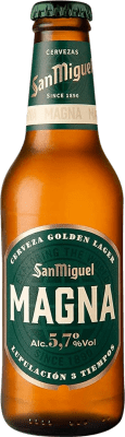 34,95 € Envío gratis | Caja de 24 unidades Cerveza San Miguel Magna Dorada Lager España Botellín 25 cl