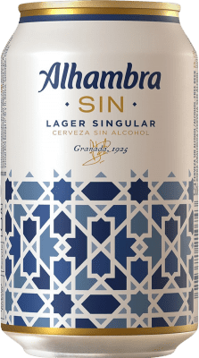 19,95 € Envio grátis | Caixa de 24 unidades Cerveja Alhambra Singular Lager Andaluzia Espanha Lata 33 cl Sem Álcool